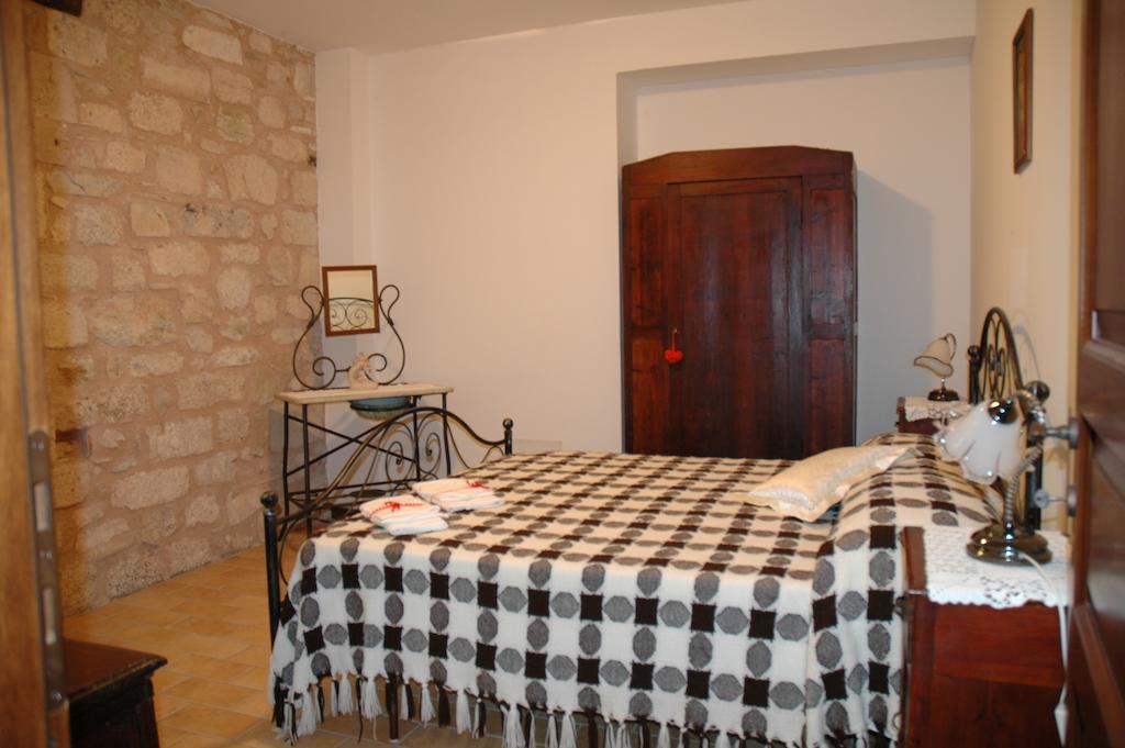 La Mola Maringalli Guest House Cascia Phòng bức ảnh